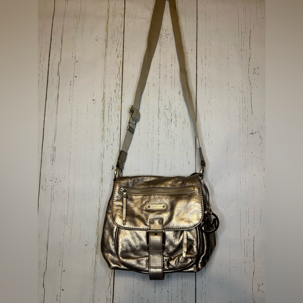 Micheal Kors crossbody purse